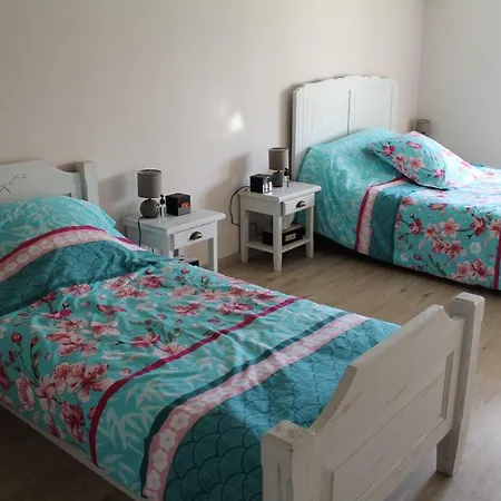 別荘 Maison De 2 Chambres Avec Jardin Clos Et Wifi A Allas Bocage *