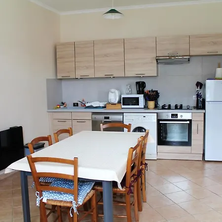 Maison De 2 Chambres Avec Jardin Clos Et Wifi A Allas Bocage * Allas-Bocage