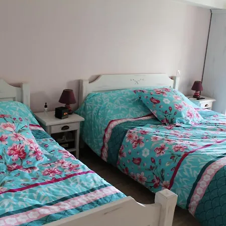 Maison De 2 Chambres Avec Jardin Clos Et Wifi A Allas Bocage 別荘